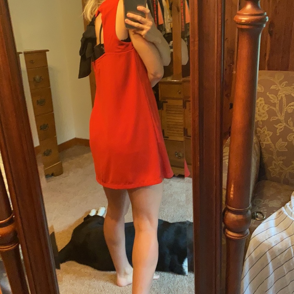 Red dress - Picture 2 of 5